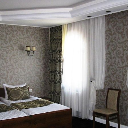 Kera Hotel Nesterenki Exteriér fotografie