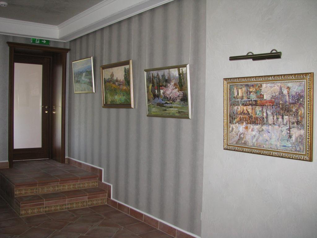Kera Hotel Nesterenki Exteriér fotografie