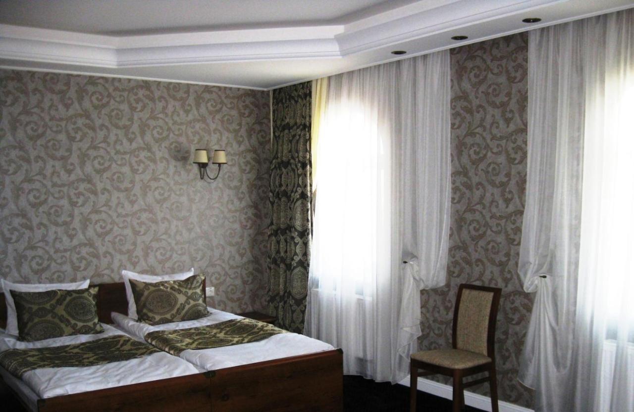 Kera Hotel Nesterenki Exteriér fotografie